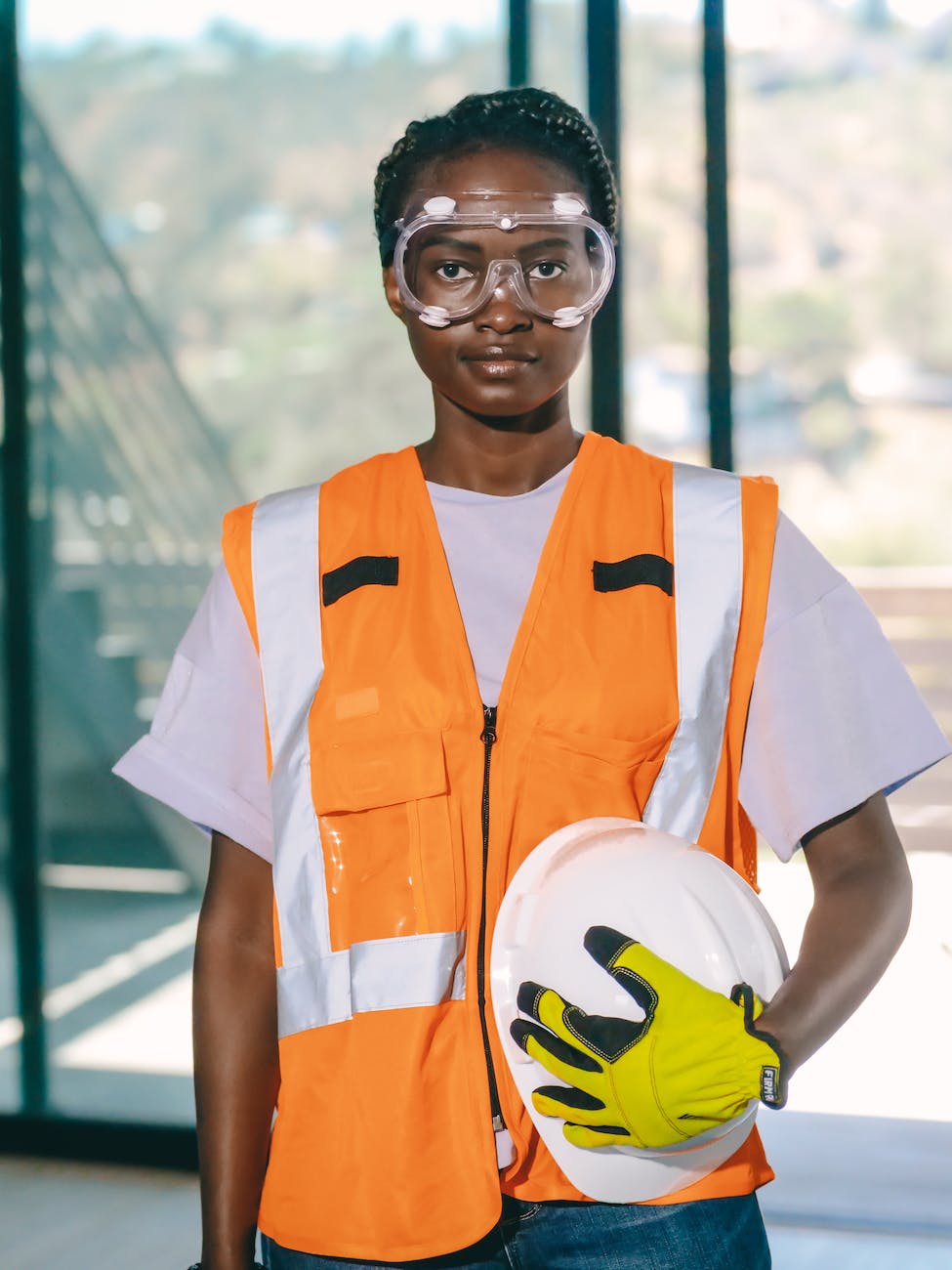 woman engineer in ppe